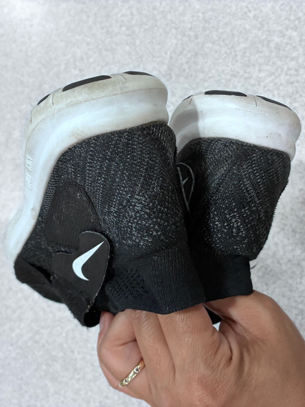 Nike Free RN Motion Flyknit 2017 Women's Size 6.5 Running Shoes Black Gray Oreo - Picture 4 of 11